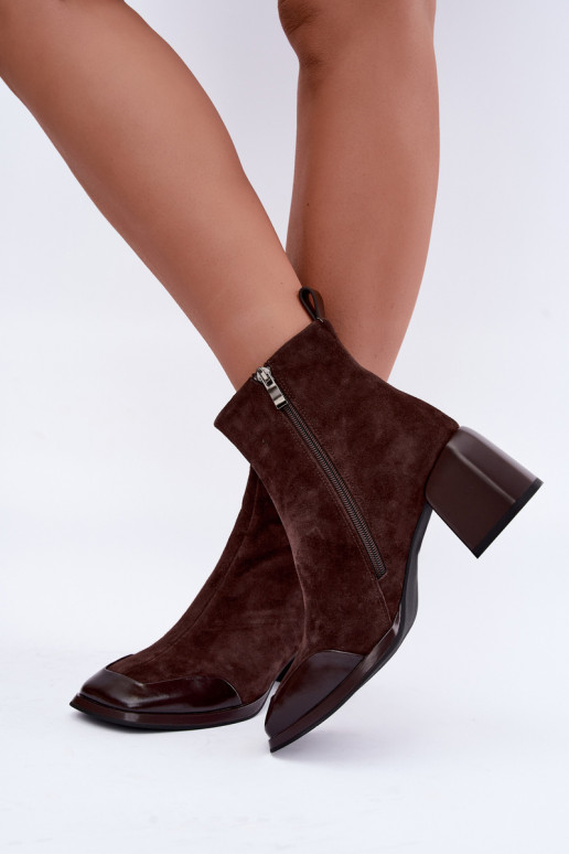 Botas de camurça marrons isoladas com saltos Artiker 59C1296