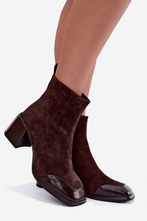 Botas de camurça marrons isoladas com saltos Artiker 59C1296
