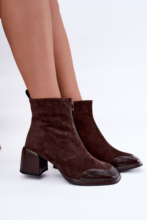 Botas de camurça marrons isoladas com saltos Artiker 59C1296