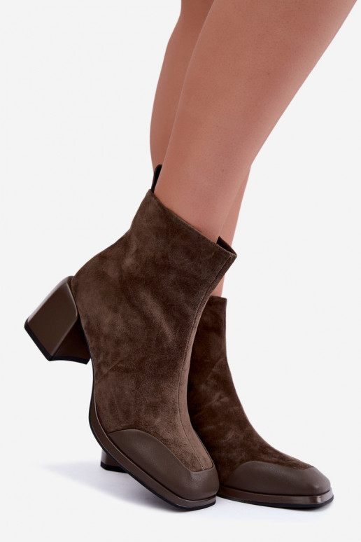 Botas de camurça chaki isoladas com saltos Artiker 59C1297