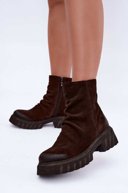 Botas de camurça marrons isoladas com babados Zazoo 60590