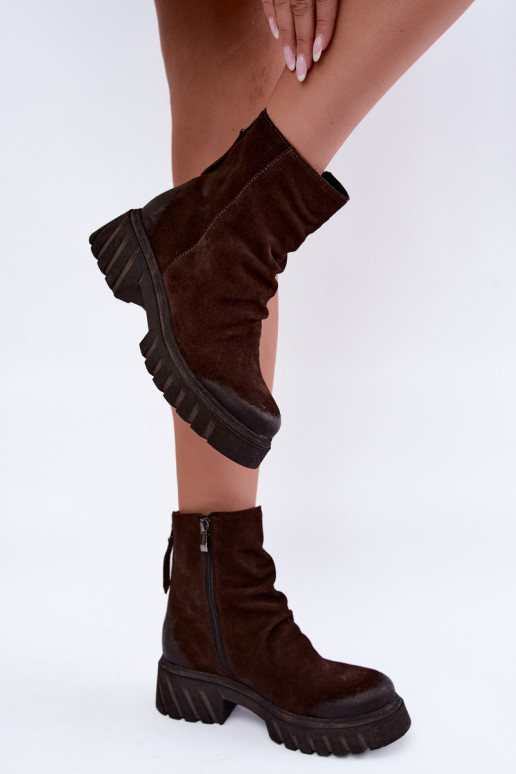 Botas de camurça marrons isoladas com babados Zazoo 60590