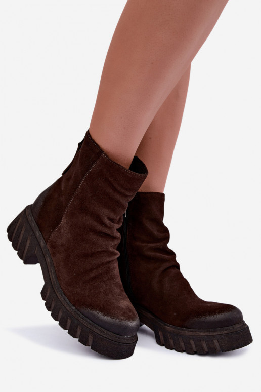 Botas de camurça marrons isoladas com babados Zazoo 60590
