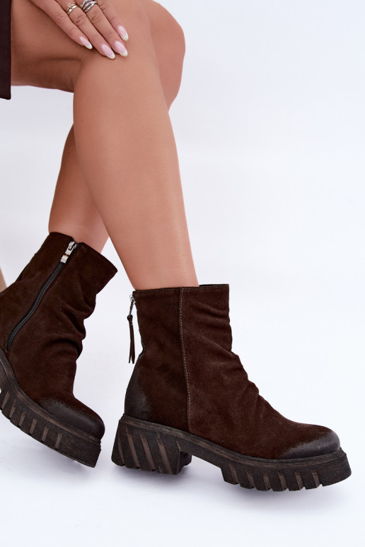 Botas de camurça marrons isoladas com babados Zazoo 60590