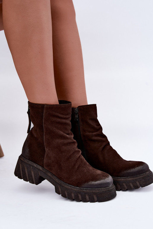Botas de camurça marrons isoladas com babados Zazoo 60590