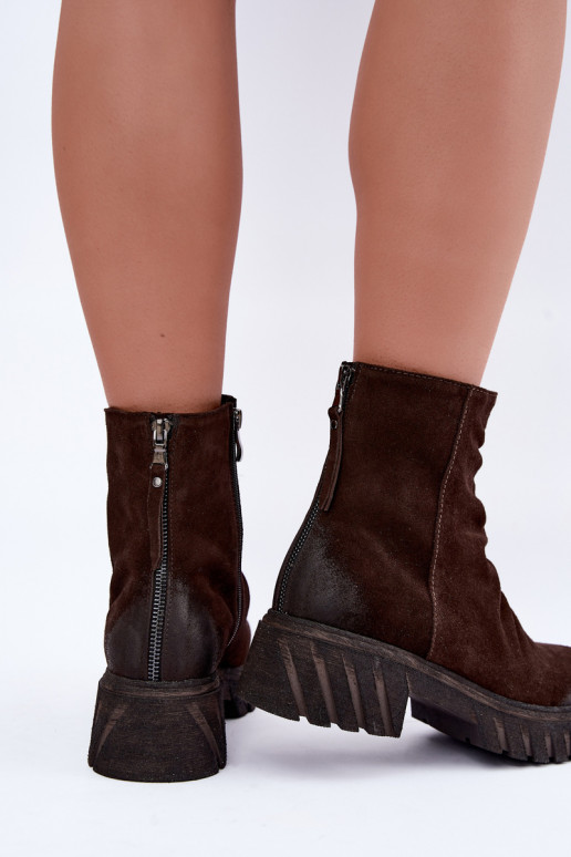 Botas de camurça marrons isoladas com babados Zazoo 60590