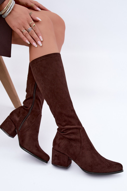 Botas altas femininas com saltos baixos em camurça sintética cor chocolate Sergio Leone KZ212