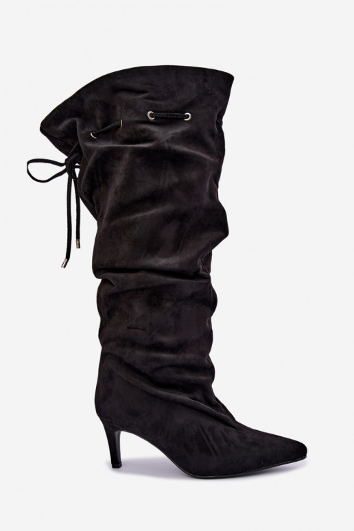 botas altas e quentes com saltos finos e detalhes elegantes na cor preta Tivelle