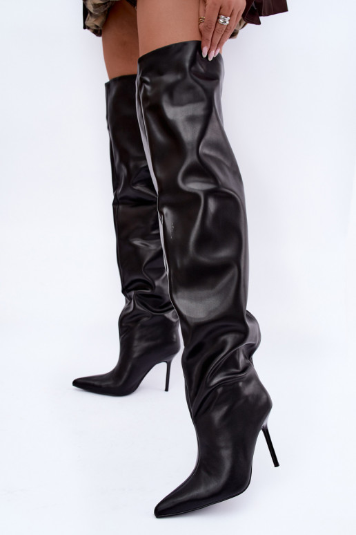 botas altas femininas com saltos finos acima do joelho na cor preta Aderelle