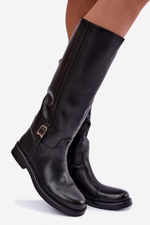 botas altas com fivelas e saltos largos na cor preta Ismerelle