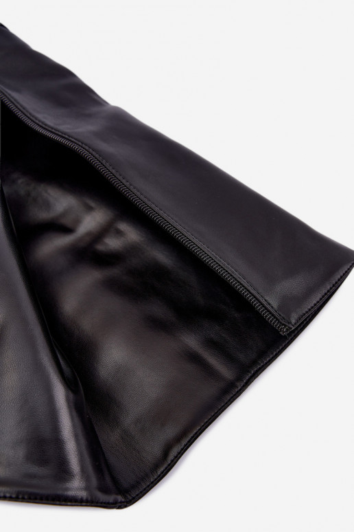 botas altas com fivelas e saltos largos na cor preta Ismerelle