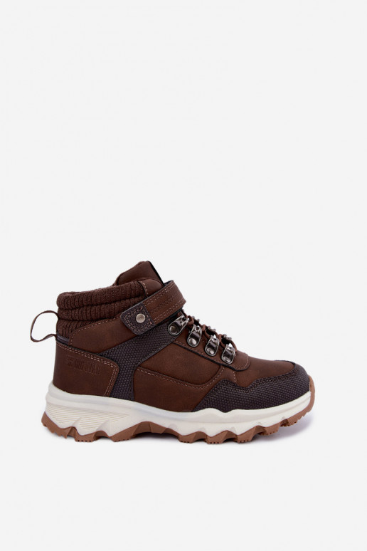 Botas marrons escuras isoladas para crianças com Velcro Big Star UU374006