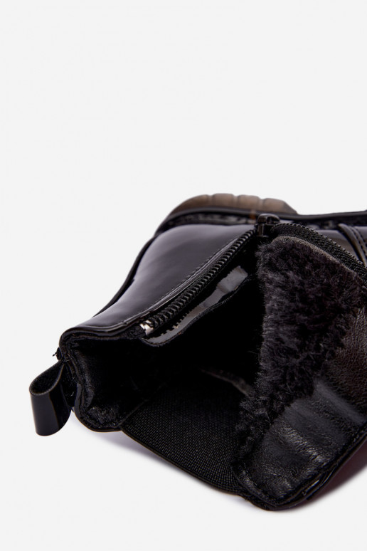 Botins infantis forrados com efeito verniz, com corações, pretos Keralyn