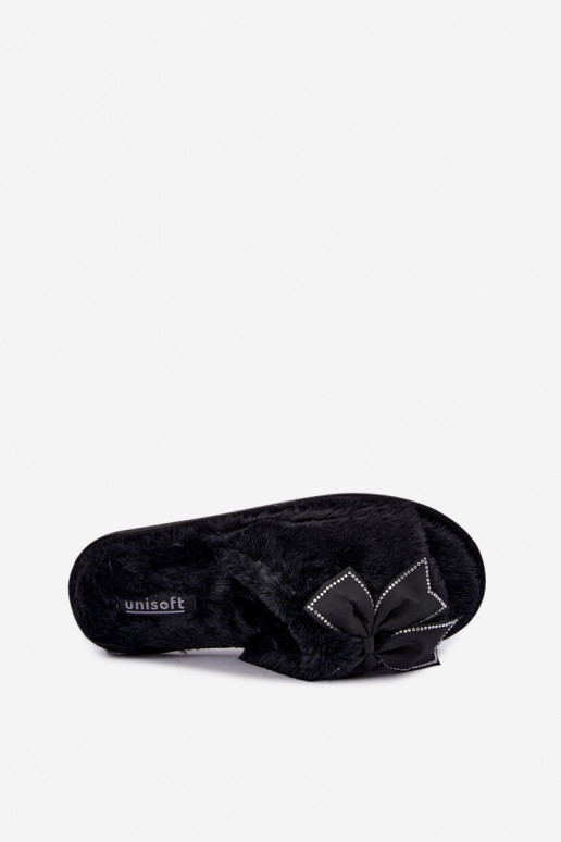 chinelo com pelo e laços na cor preta Fiamelle