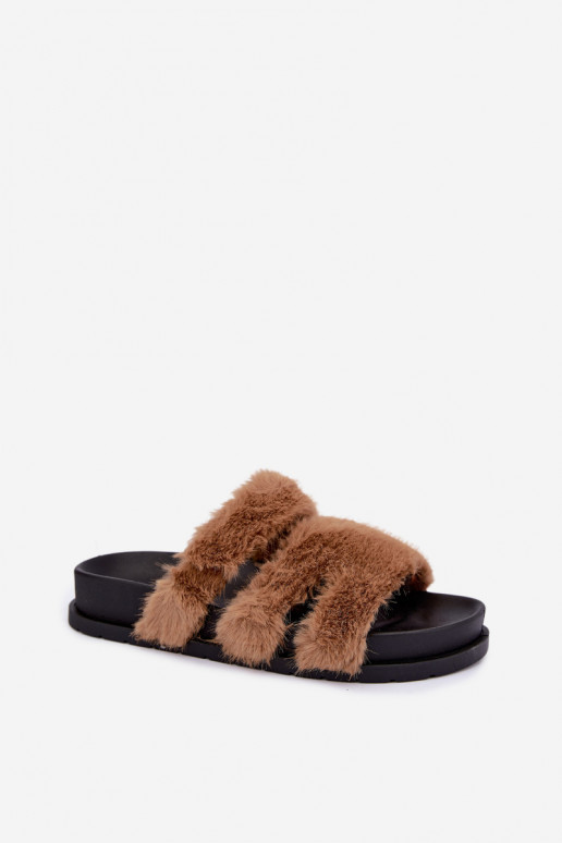 chinelo com pelo na cor marrom Talisette