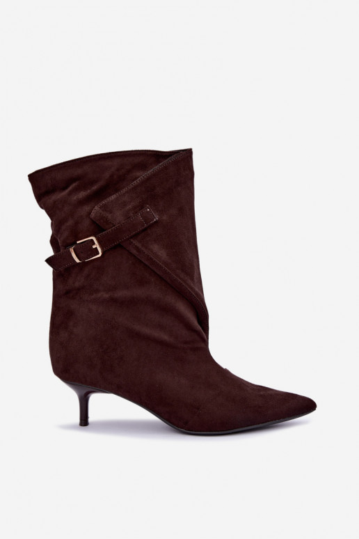 Botins de salto baixo com fivelas na cor chocolate Canelisse
