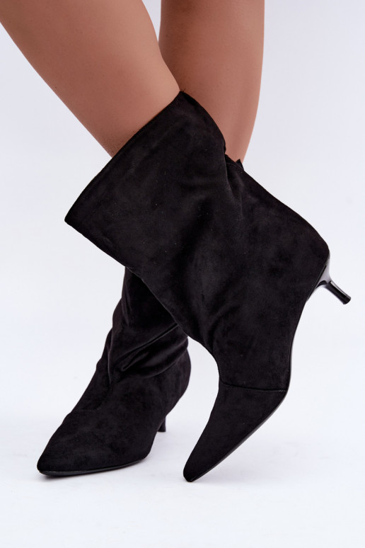 Botins de salto baixo com fivelas na cor preta Canelisse