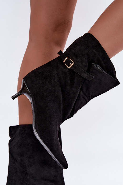 Botins de salto baixo com fivelas na cor preta Canelisse