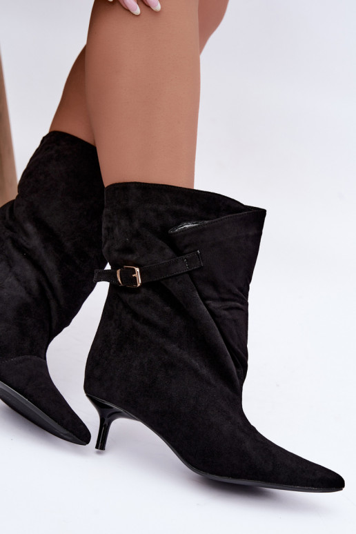 Botins de salto baixo com fivelas na cor preta Canelisse