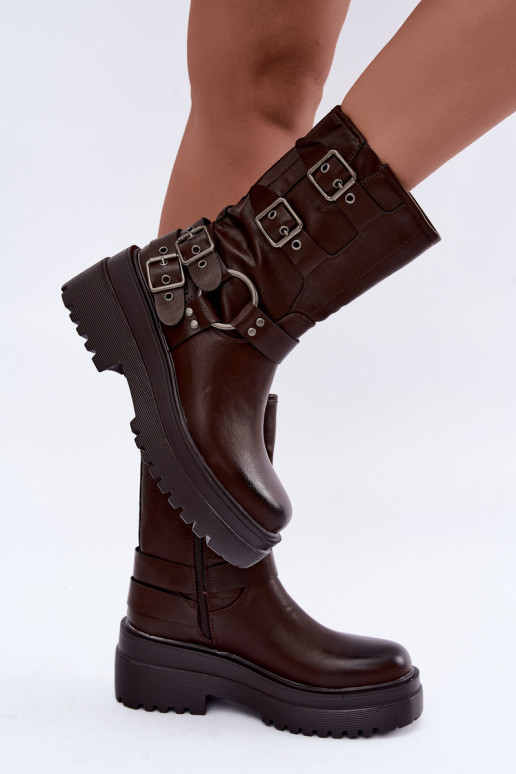 Botins quentes com plataforma e fivelas na cor chocolate Gilmora