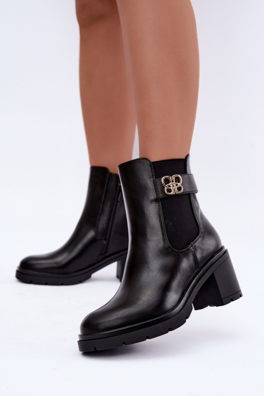 Botins quentes e estilosos com tiras decorativas na cor preta Irelina