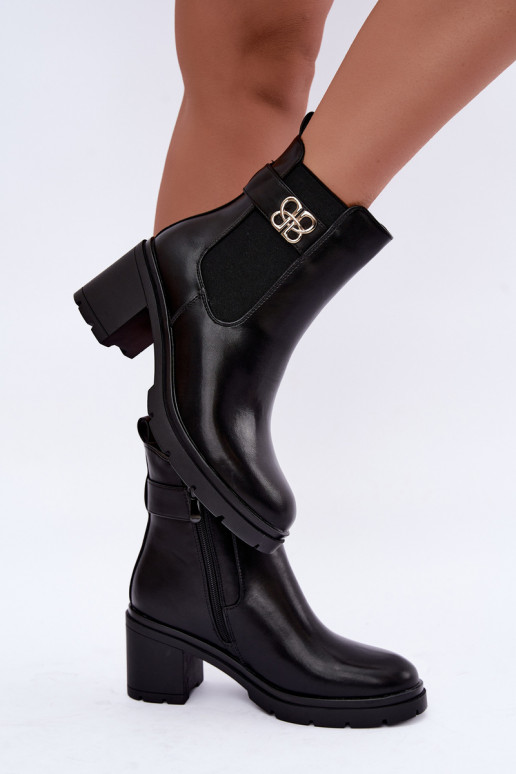 Botins quentes e estilosos com tiras decorativas na cor preta Irelina
