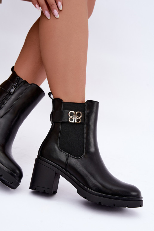 Botins quentes e estilosos com tiras decorativas na cor preta Irelina
