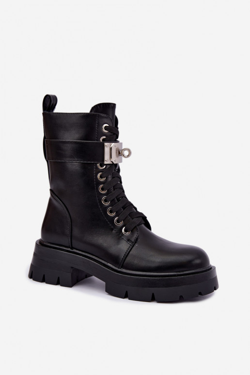 Botins de trabalho isolados com saltos decorados na cor preta Ardelisse