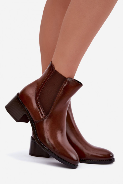 Botins elegantes femininos na cor marrom Dalmora