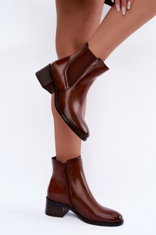 Botins elegantes femininos na cor marrom Dalmora
