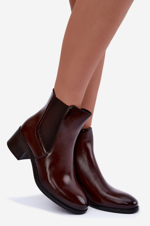 Botins elegantes femininos na cor marrom escuro Dalmora
