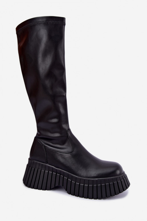 Botas pretas até o joelho com plataforma Haldora