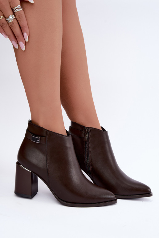 Botins forrados com salto e tiras decorativas Czekoladoje Irmelle
