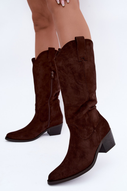Botas altas de estilo cowboy com saltos em marrom Rialene