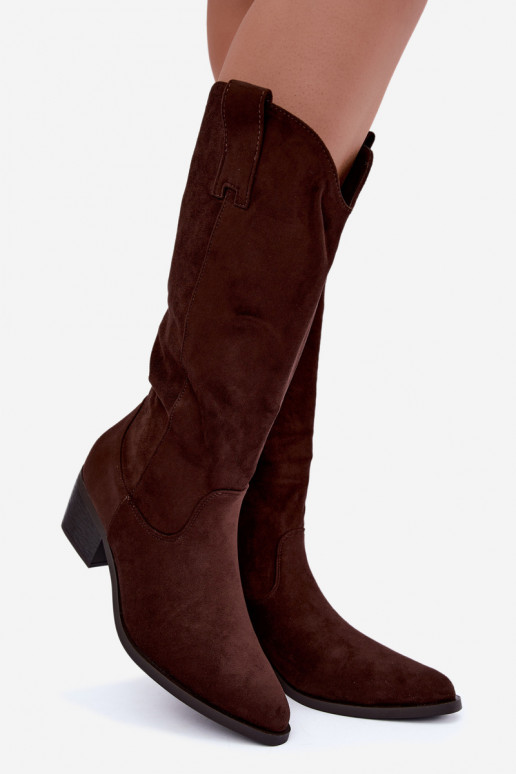 Botas altas de estilo cowboy com saltos em marrom Rialene