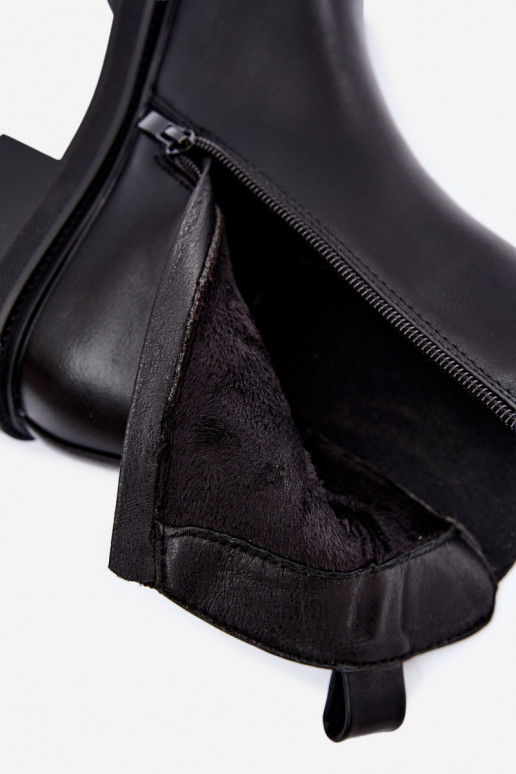 Botins quentes e estilosos com ornamentos em preto Janira