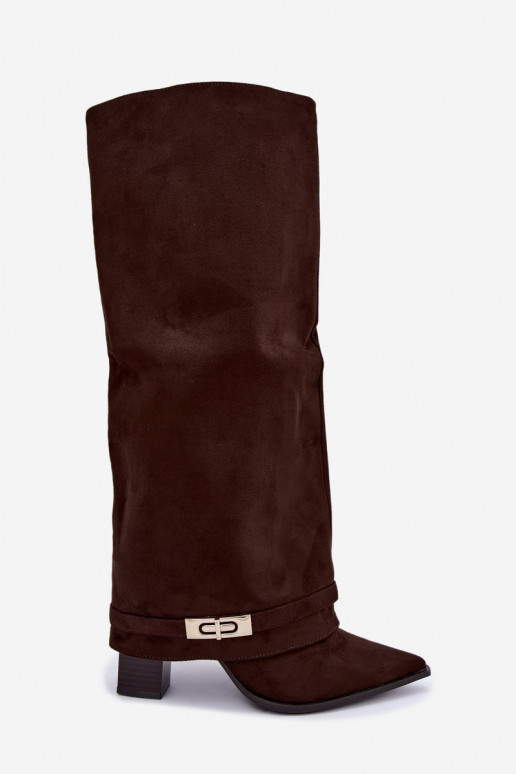 Botas altas quentes com cano costurado e saltos em marrom Jorella