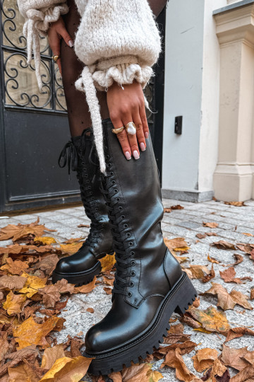 Botas altas femininas aquecidas com plataforma e cadarços na cor preta Kasmina 2