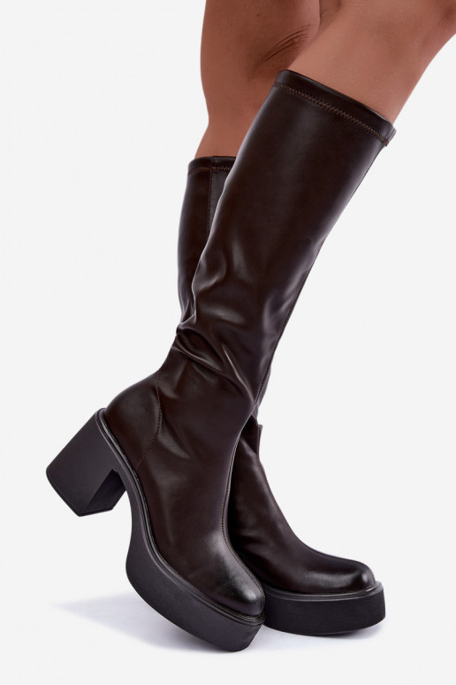 Botas altas femininas com plataforma e saltos em couro sintético cor chocolate Nesalie