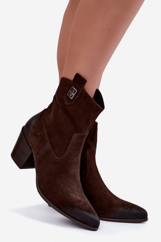 Botins isolados femininos de estilo cowboy com saltos em camurça natural Zazoo 60603