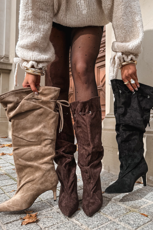 botas altas e quentes com saltos finos e detalhes elegantes na cor chocolate Tivelle