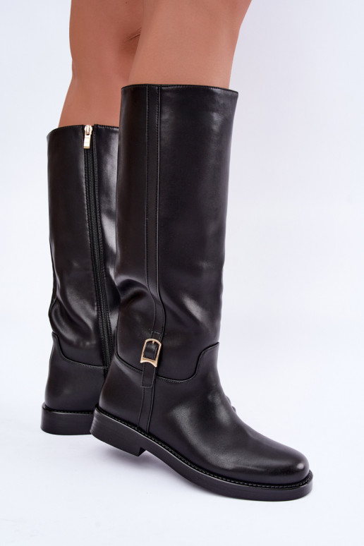 botas altas com fivelas e saltos largos na cor preta Ismerelle