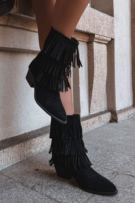 Botins de estilo cowboy com franjas e saltos em preto Lunia