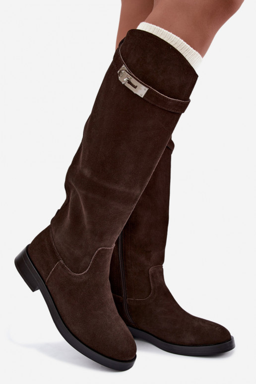 Botas acima do joelho em camurça na cor chocolate com tiras decorativas Clarimond