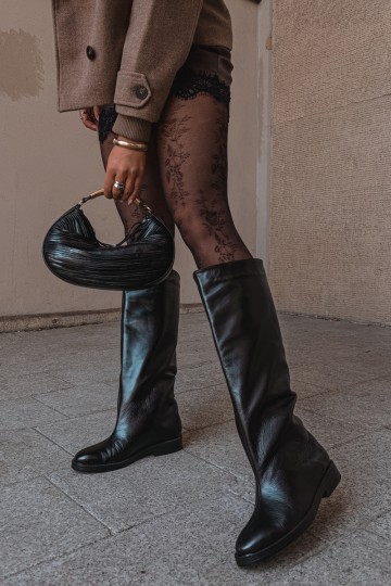 Botas altas de couro quentes com saltos largos em preto Zazoo 542