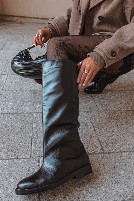 Botas altas de couro quentes com saltos largos em preto Zazoo 542