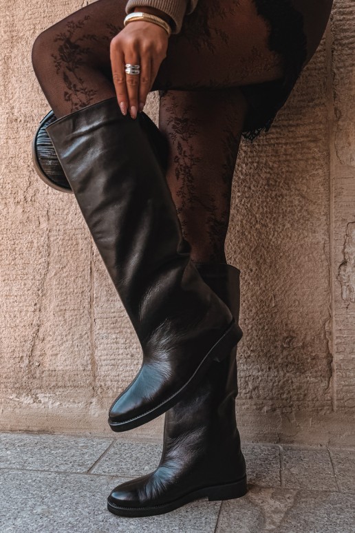 Botas altas de couro quentes com saltos largos em preto Zazoo 542