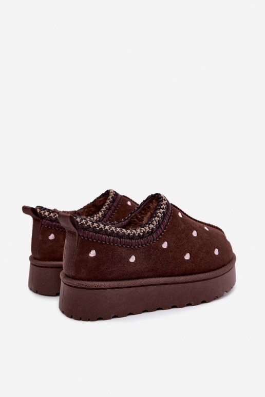 botas de neve para crianças isoladas com corações e pelo na cor castanha Meldrena