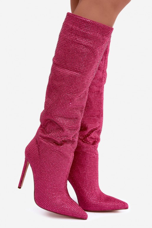 botas altas com saltos finos e ilhós brilhantes na cor rosa Lovisa