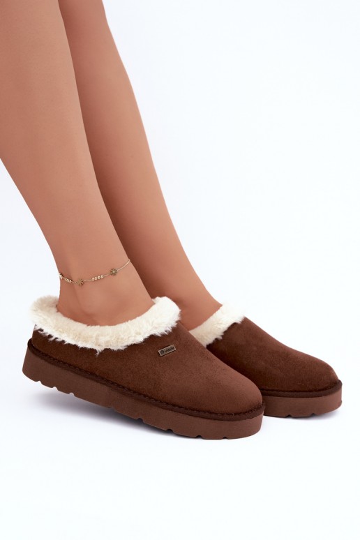 pantufas femininas com pelo na cor castanha escura Inblu